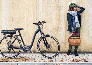 how does an electric bike work