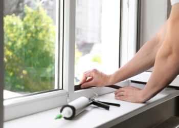 5 Signs You Need Window Replacements for Homes