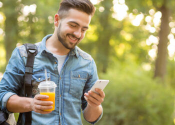 How SMS Marketing Can Drive Customer Connection During the Third-Party Cookie Collapse