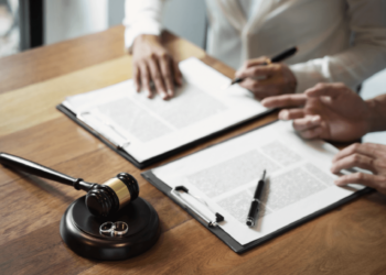 5 Reasons to Hire a Lawyer for Your Divorce