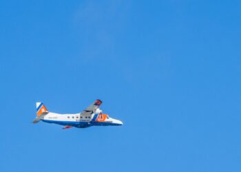 Small businesses: Transportation via Sea- or Airfreight? A comparison